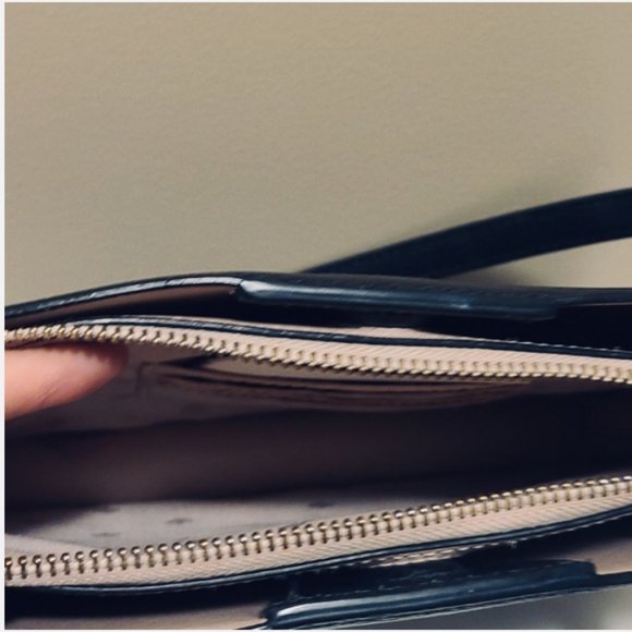 Kate Spade NWOT crossbody / satchel black leather with pink inside - Picture 6 of 8